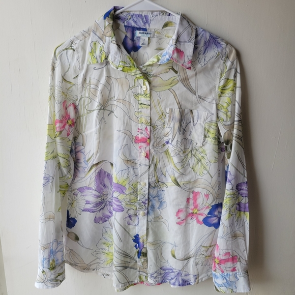 Old Navy Tops - Old navy small floral button-down